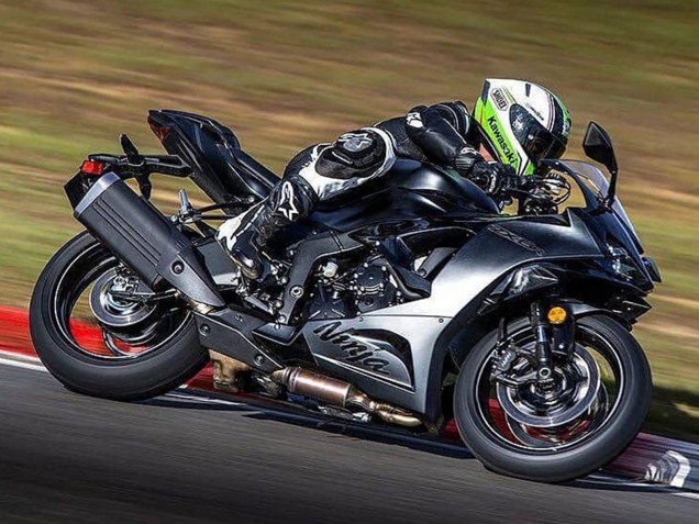 2023-2025 Kawasaki ZX6R Motorcycle Fairing - Matte Black